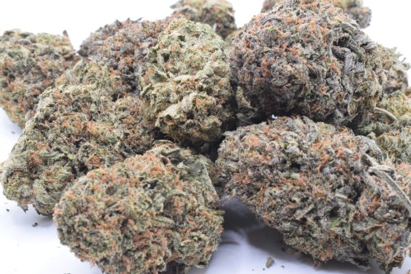 Platinum Bubba Kush - Indica / Grade: AA - Image 2